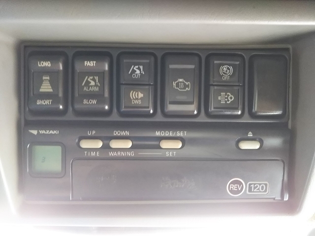 いすゞギガアルミウイング大型（10t）[写真35]