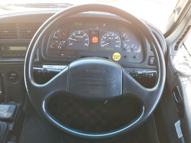 いすゞギガアルミウイング大型（10t）[写真37]