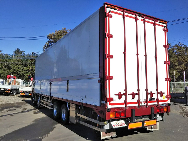 いすゞギガアルミウイング大型（10t）[写真04]