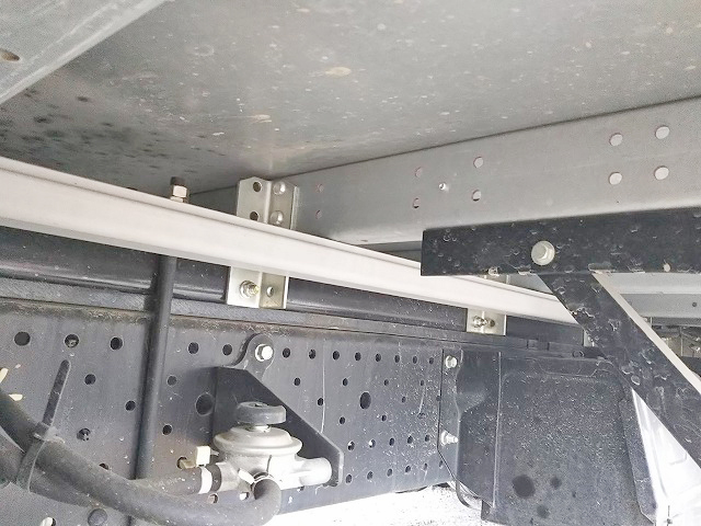 いすゞエルフアルミウイング小型（2t・3t）[写真13]