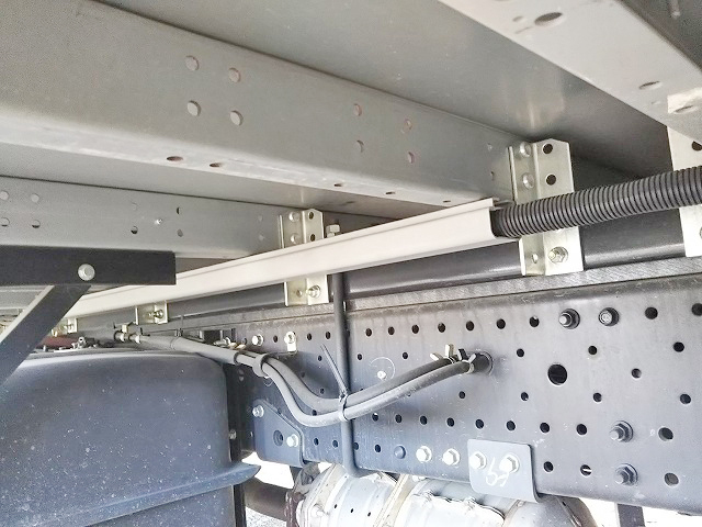 いすゞエルフアルミウイング小型（2t・3t）[写真15]