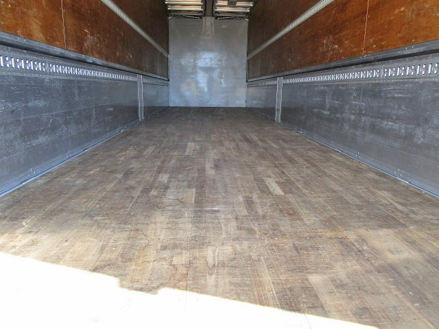 UDトラックスクオンアルミウイング大型（10t）[写真12]