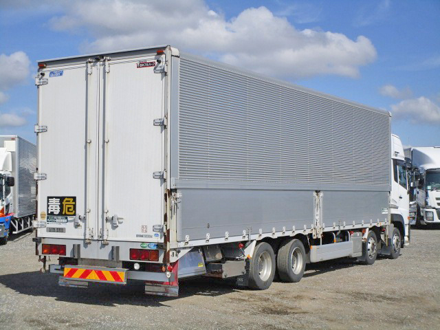 UDトラックスクオンアルミウイング大型（10t）[写真02]