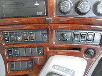 UDトラックスクオンアルミウイング大型（10t）[写真37]