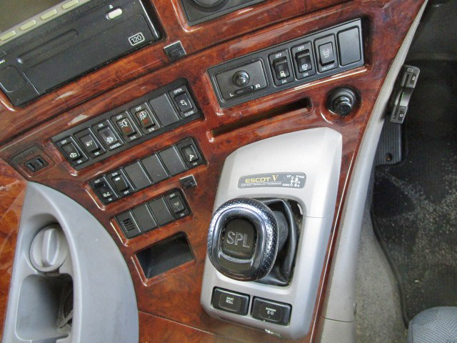 UDトラックスクオンアルミウイング大型（10t）[写真38]