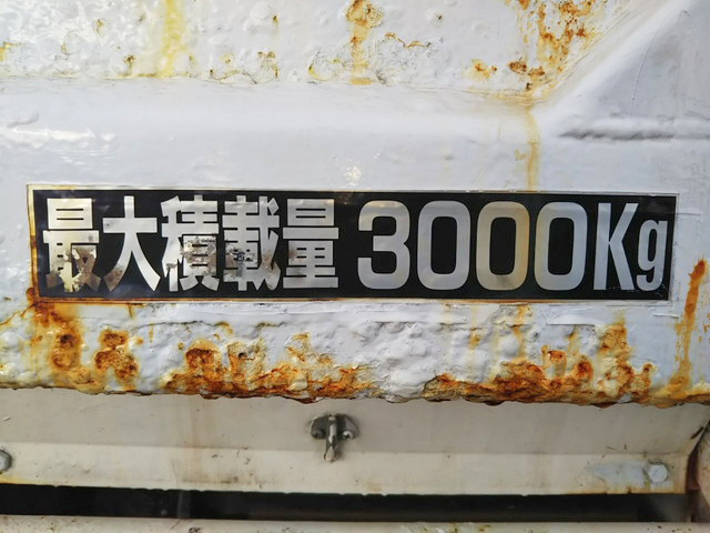 三菱ふそうキャンター平ボディ小型（2t・3t）[写真21]