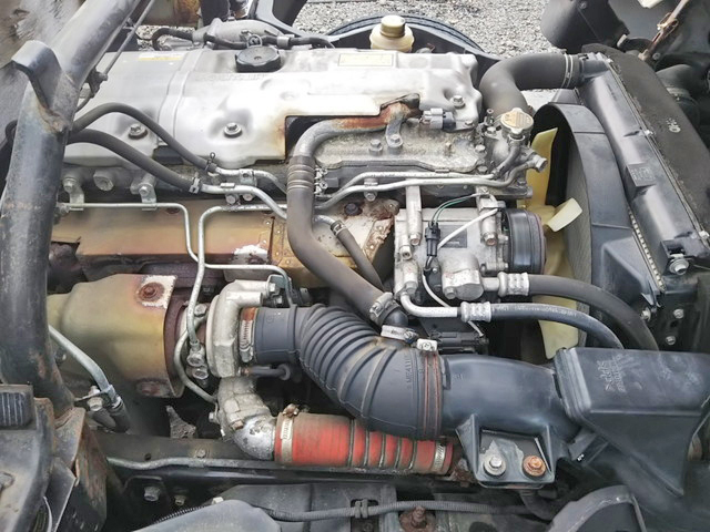 三菱ふそうキャンター平ボディ小型（2t・3t）[写真28]