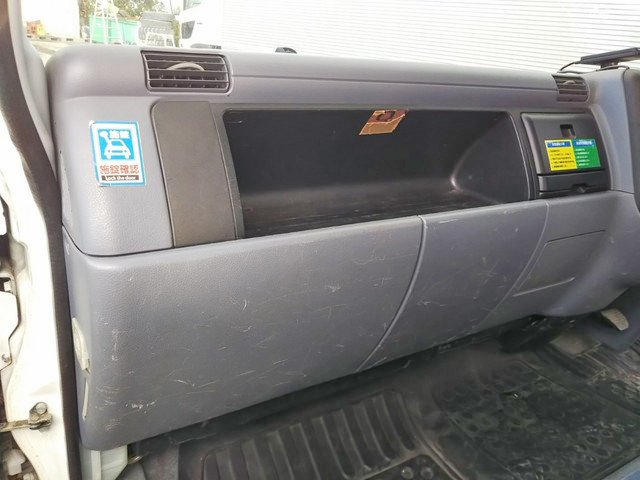 三菱ふそうキャンター平ボディ小型（2t・3t）[写真35]
