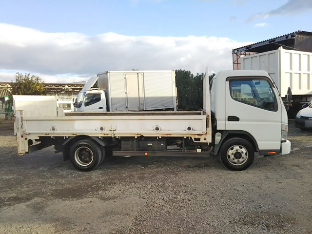 三菱ふそうキャンター平ボディ小型（2t・3t）[写真07]