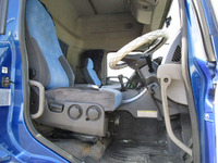 UDトラックスクオントレーラーヘッド（トラクターヘッド）大型（10t）[写真20]