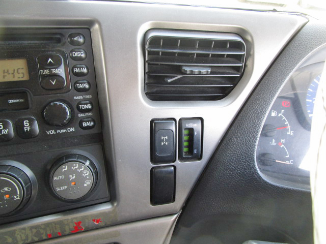 UDトラックスクオントレーラーヘッド（トラクターヘッド）大型（10t）[写真25]