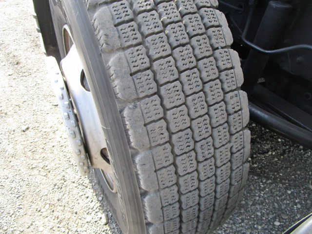 UDトラックスクオントレーラーヘッド（トラクターヘッド）大型（10t）[写真36]