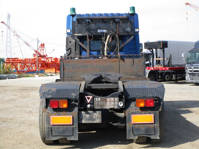 UDトラックスクオントレーラーヘッド（トラクターヘッド）大型（10t）[写真05]