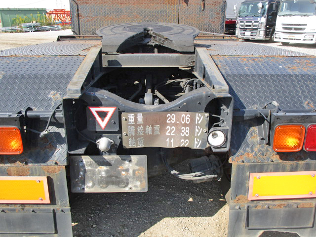 UDトラックスクオントレーラーヘッド（トラクターヘッド）大型（10t）[写真07]