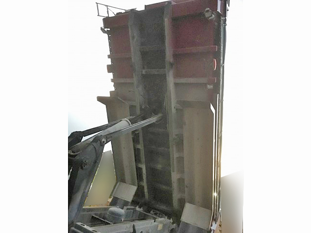 いすゞギガダンプ大型（10t）[写真13]