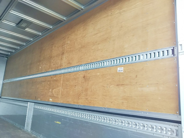 いすゞフォワードアルミウイング中型（4t）[写真14]