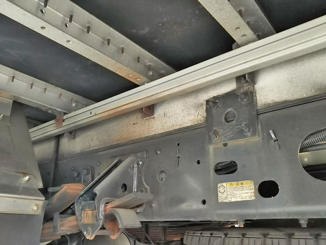 いすゞフォワードアルミウイング中型（4t）[写真22]