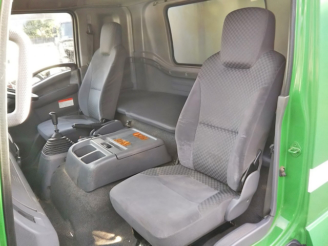 いすゞフォワードアルミウイング中型（4t）[写真32]