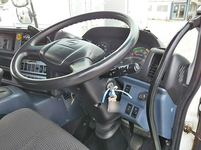 日野プロフィアトレーラーヘッド（トラクターヘッド）大型（10t）[写真33]