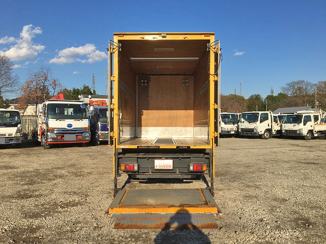 いすゞエルフアルミバン小型（2t・3t）[写真10]