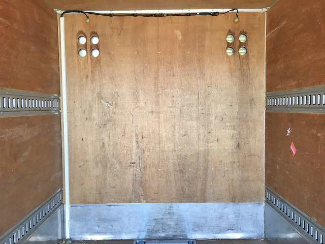 いすゞエルフアルミバン小型（2t・3t）[写真16]