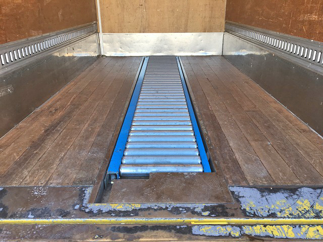 いすゞエルフアルミバン小型（2t・3t）[写真18]