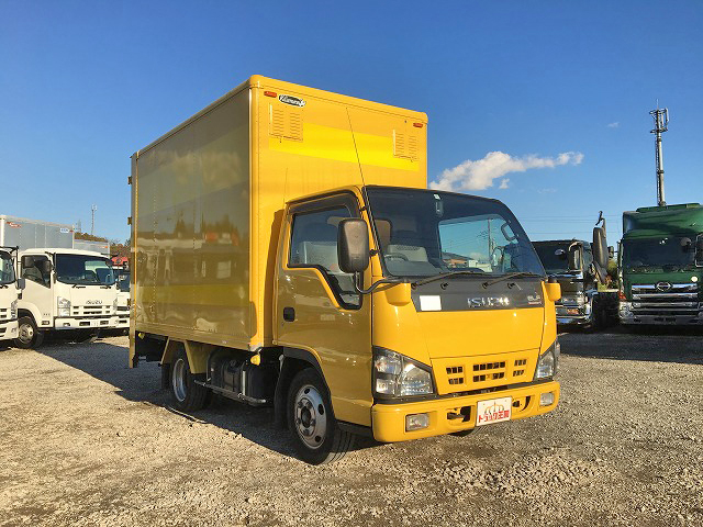 いすゞエルフアルミバン小型（2t・3t）[写真03]