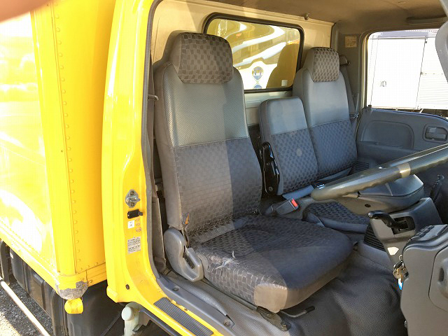 いすゞエルフアルミバン小型（2t・3t）[写真32]