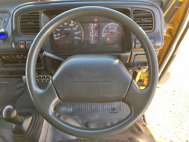 いすゞエルフアルミバン小型（2t・3t）[写真34]