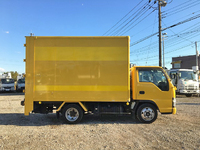 いすゞエルフアルミバン小型（2t・3t）[写真06]