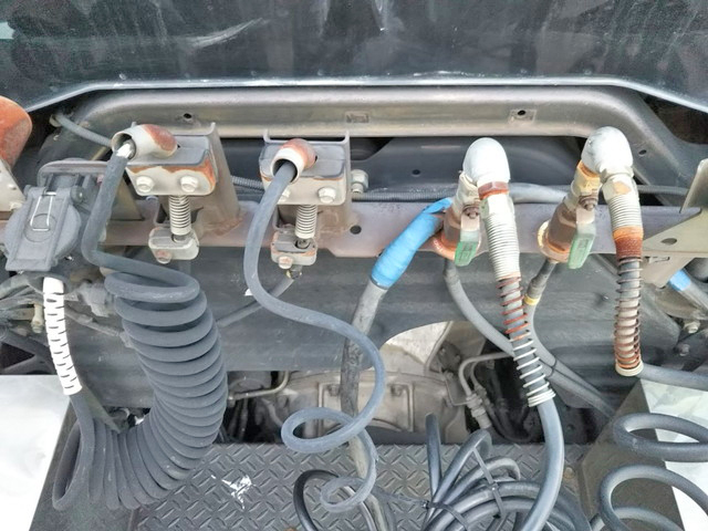 日野プロフィアトレーラーヘッド（トラクターヘッド）大型（10t）[写真10]