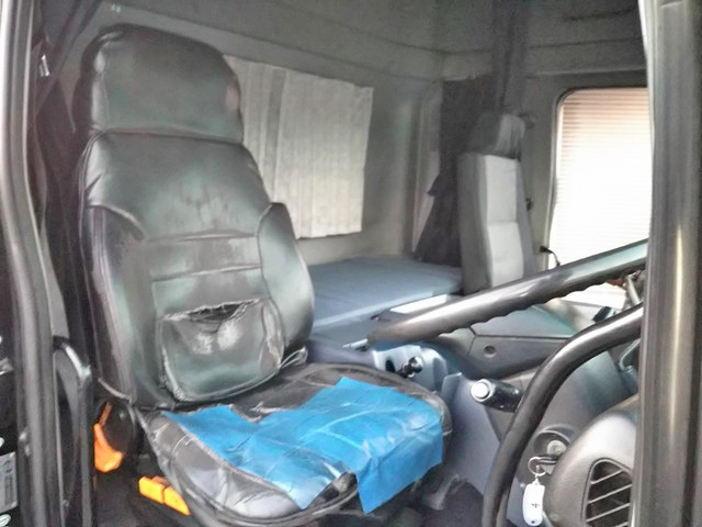 日野プロフィアトレーラーヘッド（トラクターヘッド）大型（10t）[写真24]