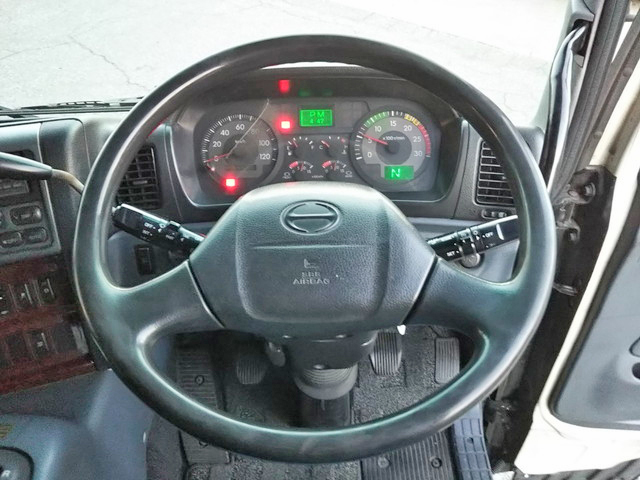 日野プロフィアトレーラーヘッド（トラクターヘッド）大型（10t）[写真28]