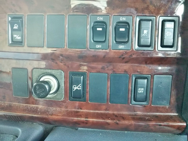 日野プロフィアトレーラーヘッド（トラクターヘッド）大型（10t）[写真34]