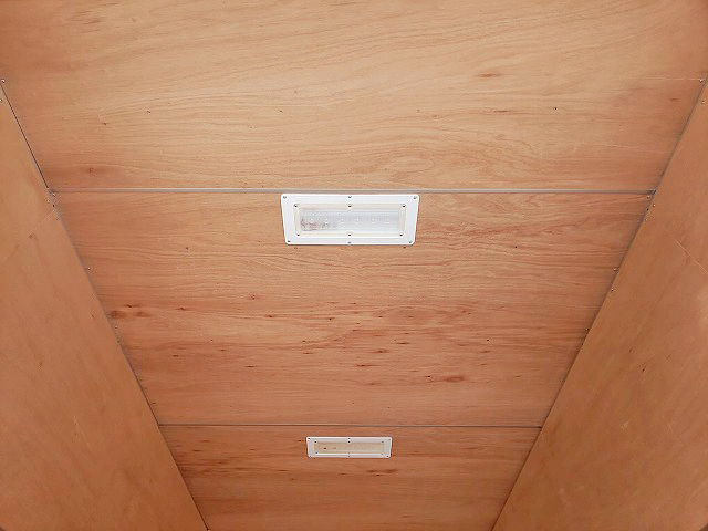 いすゞエルフアルミバン小型（2t・3t）[写真11]