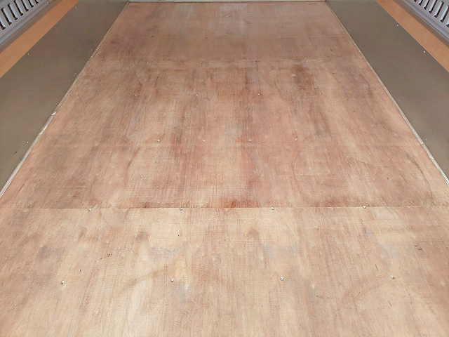 いすゞエルフアルミバン小型（2t・3t）[写真14]