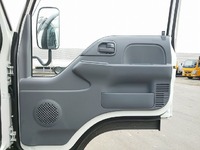 いすゞエルフアルミバン小型（2t・3t）[写真28]