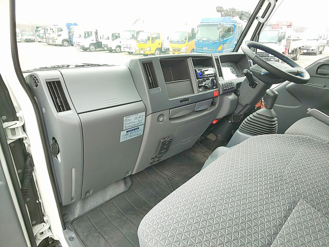 いすゞエルフアルミバン小型（2t・3t）[写真30]