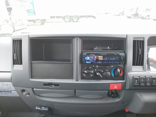 いすゞエルフアルミバン小型（2t・3t）[写真36]