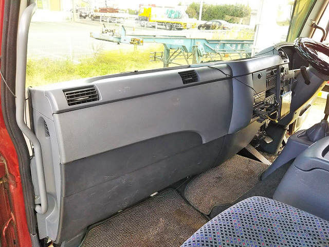 三菱ふそうファイターアルミウイング中型（4t）[写真33]