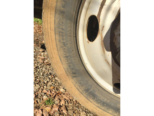 いすゞエルフ平ボディ小型（2t・3t）[写真10]