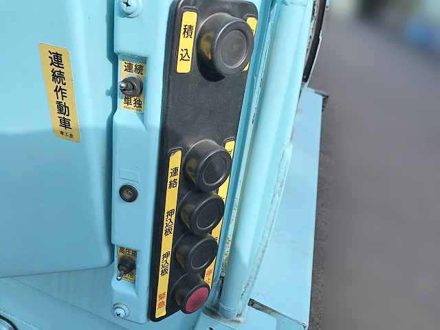 三菱ふそうファイターパッカー車（塵芥車）中型（4t）[写真18]