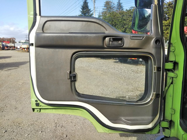 いすゞフォワードアルミウイング中型（4t）[写真28]