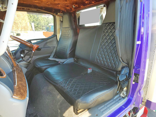 三菱ふそうキャンターアルミバン小型（2t・3t）[写真29]