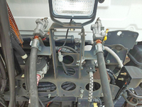 UDトラックスクオントレーラーヘッド（トラクターヘッド）大型（10t）[写真13]