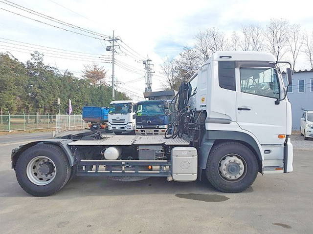 UDトラックスクオントレーラーヘッド（トラクターヘッド）大型（10t）[写真06]