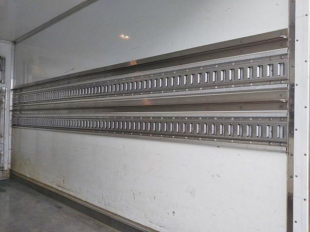 三菱ふそうキャンター冷凍車（冷蔵車）小型（2t・3t）[写真14]