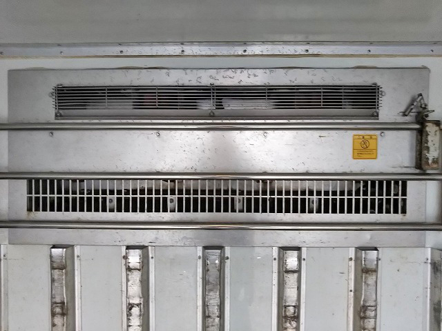 三菱ふそうキャンター冷凍車（冷蔵車）小型（2t・3t）[写真18]