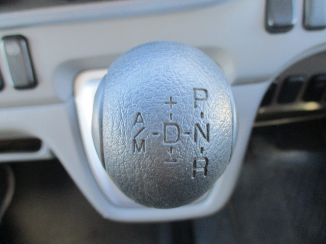 日産アトラス平ボディ小型（2t・3t）[写真28]