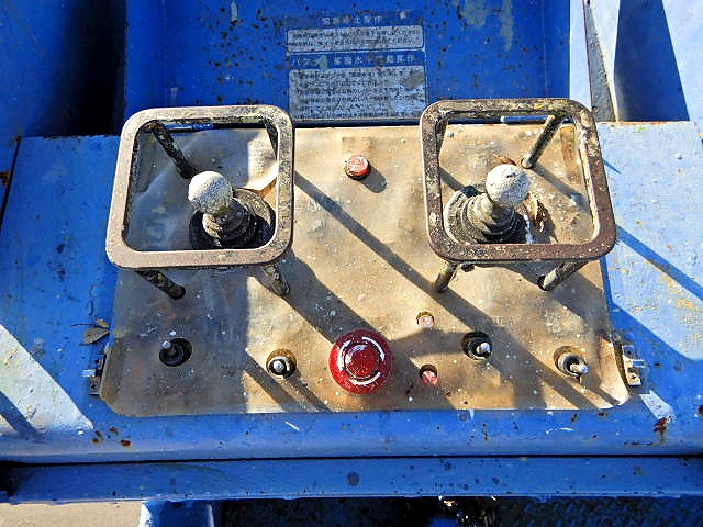 いすゞエルフ高所作業車小型（2t・3t）[写真20]